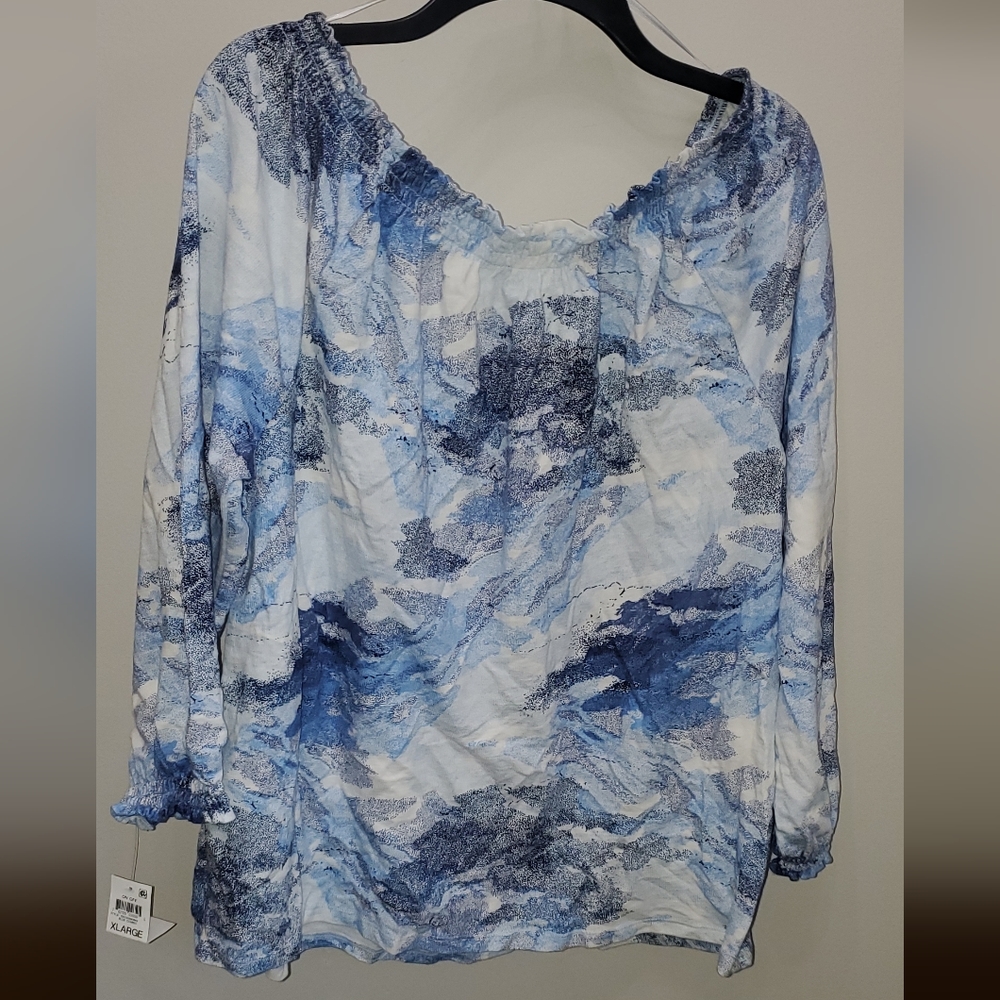 Off the Shoulder Abstract Top - Picture 3 of 5